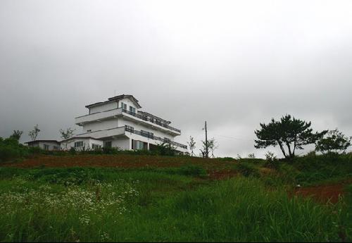 언덕위의하얀집 이미지