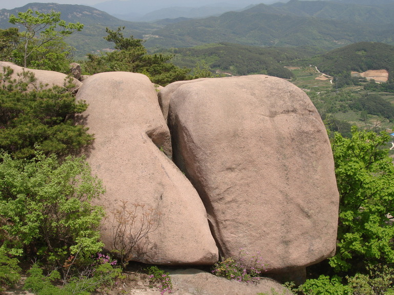 기암괴석 이미지