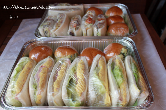 김밥 앞에서도 여전히 인기가 좋았던~샌드위치도시락...