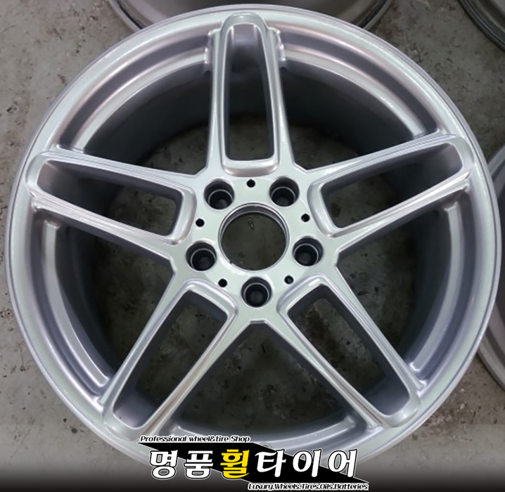 전주명품휠타이어 슈니쳐 18인치 하이퍼실버 중고휠 사제휠 