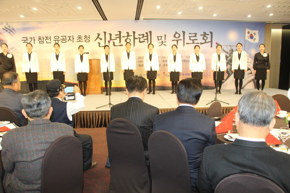9915AA425E2249D4130D52