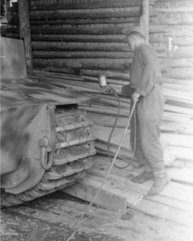 독일 타이거-1 전차 에어 컴프레서 스프레이 위장 채색 - German Tiger-1 Tank Air compressor for spray camouflaged painting