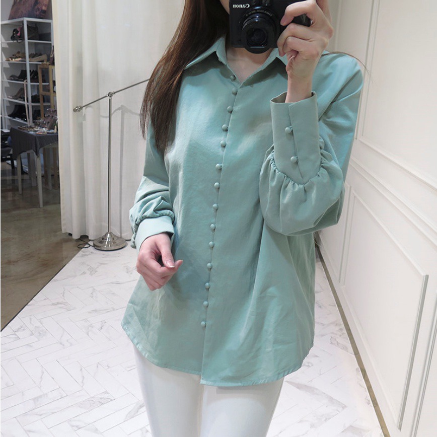 232 클래식 줄단추 블라우스