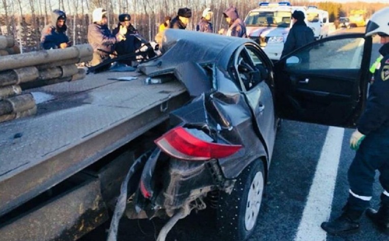 러시아 타타르스탄 모스크바-우파 고속도로의 교통사고- Russia Tatarstan on the Moscow -Ufa highway traffic accident