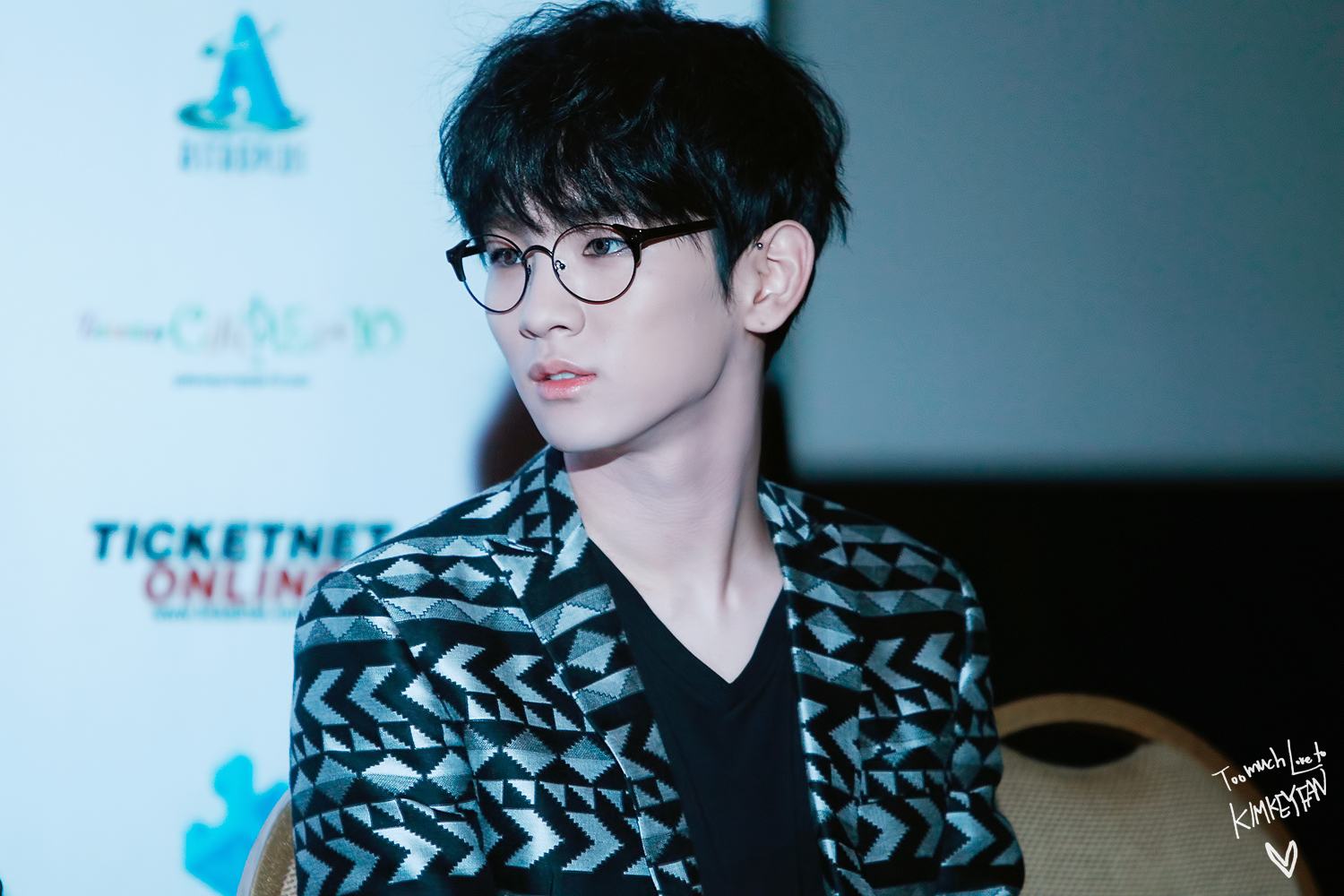 Name the kpop male idol with glasses Quiz By wangfei